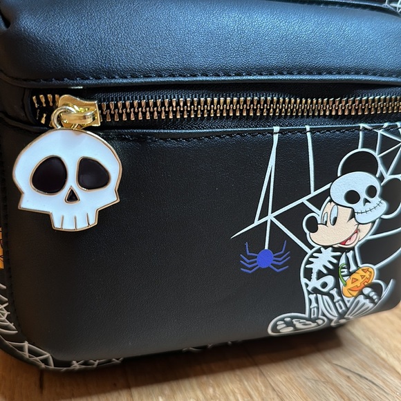 NWT Her Universe Disney Mickey Halloween Skeleton Glow-In-The-Dark Backpack - Picture 6 of 8